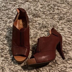 NWOT Vince Camaro Elegant Brown with Cork Peep-Toe Heels